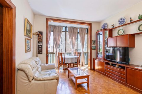 Apartamento de 3 dormitorios en venta en Gràcia, Barcelona, Cataluña, Spain № 2787
