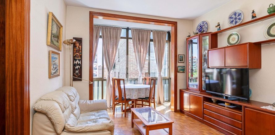 Apartamento de 3 dormitorios en venta en Gràcia, Barcelona, Cataluña, Spain № 2787