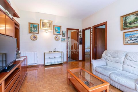 Apartamento de 3 dormitorios en venta en Gràcia, Barcelona, Cataluña, Spain № 2787 - foto 9