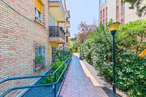 Apartamento de 3 dormitorios en venta en Gràcia, Barcelona, Cataluña, Spain № 2787 - foto 24