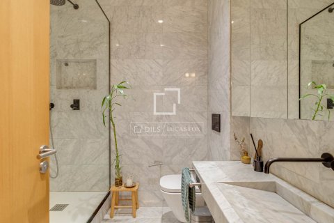 Apartamento de 2 dormitorios en venta en Barcelona, Cataluña, Spain № 8782 - foto 20