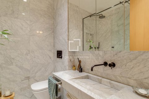 Apartamento de 2 dormitorios en venta en Barcelona, Cataluña, Spain № 8782 - foto 21
