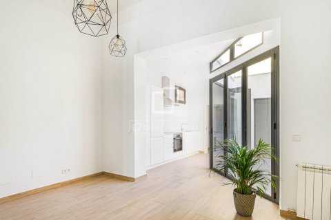 Apartamento de 2 dormitorios en venta en Barcelona, Cataluña, Spain № 8783 - foto 28