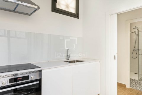 Apartamento de 2 dormitorios en venta en Barcelona, Cataluña, Spain № 8783 - foto 4