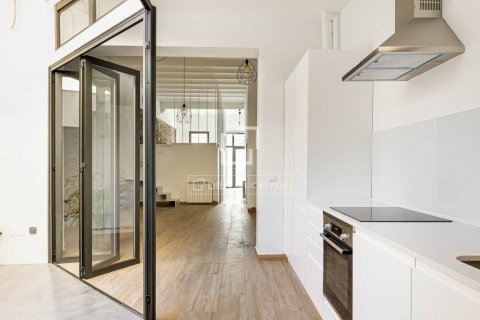 Apartamento de 2 dormitorios en venta en Barcelona, Cataluña, Spain № 8783