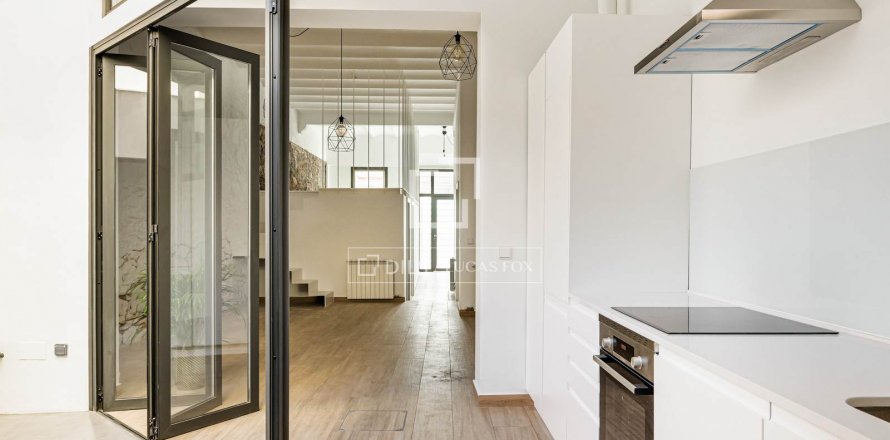 Apartamento de 2 dormitorios en venta en Barcelona, Cataluña, Spain № 8783