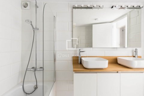 Apartamento de 2 dormitorios en venta en Barcelona, Cataluña, Spain № 8783 - foto 20