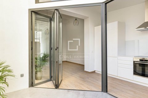 Apartamento de 2 dormitorios en venta en Barcelona, Cataluña, Spain № 8783 - foto 6