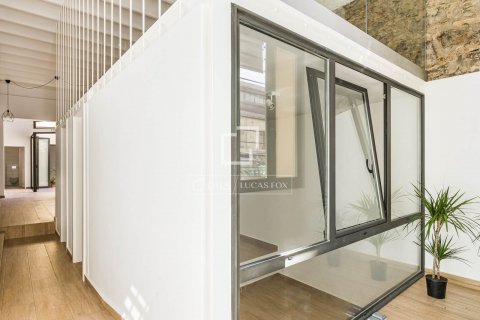 Apartamento de 2 dormitorios en venta en Barcelona, Cataluña, Spain № 8783 - foto 25