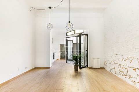 Apartamento de 2 dormitorios en venta en Barcelona, Cataluña, Spain № 8783 - foto 27