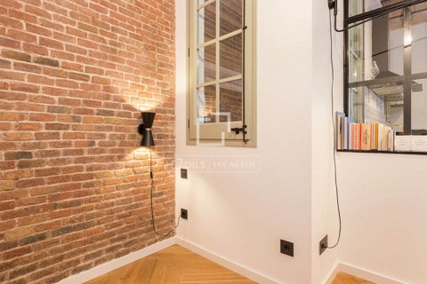 Apartamento de 2 dormitorios en venta en Barcelona, Cataluña, Spain № 8780 - foto 8