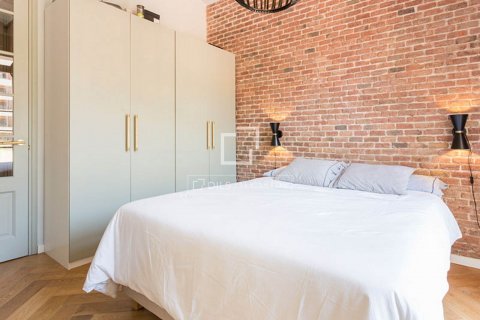 Apartamento de 2 dormitorios en venta en Barcelona, Cataluña, Spain № 8780 - foto 13