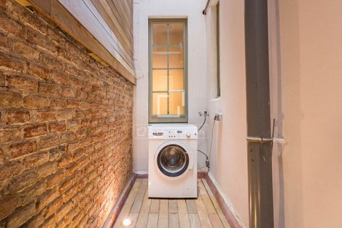 Apartamento de 2 dormitorios en venta en Barcelona, Cataluña, Spain № 8780 - foto 5