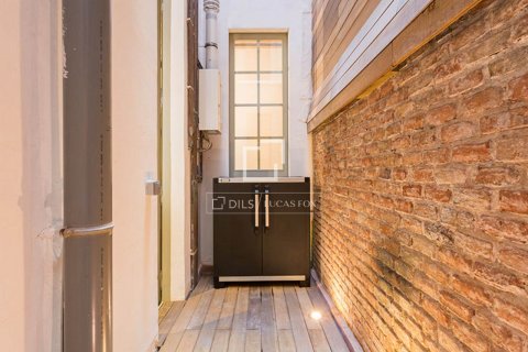 Apartamento de 2 dormitorios en venta en Barcelona, Cataluña, Spain № 8780 - foto 6