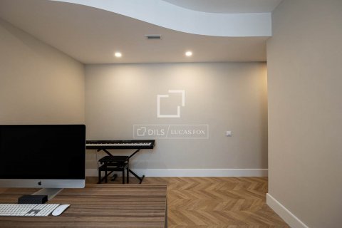 Купить квартиру в Барселона, Испания с 4 спальни, 250м², № 8787 - фото 16