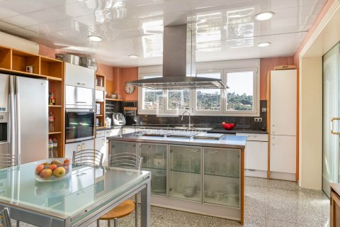 Villa de 6 dormitorios en venta en Sant Just Desvern, Barcelona, Cataluña, Spain № 8573 - foto 11