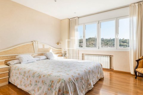Villa de 6 dormitorios en venta en Sant Just Desvern, Barcelona, Cataluña, Spain № 8573 - foto 18