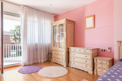 Villa de 6 dormitorios en venta en Sant Just Desvern, Barcelona, Cataluña, Spain № 8573 - foto 25