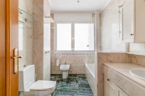 Villa de 6 dormitorios en venta en Sant Just Desvern, Barcelona, Cataluña, Spain № 8573 - foto 29