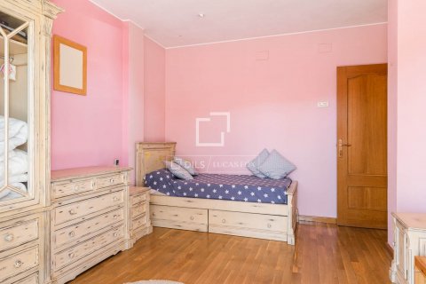 Villa de 6 dormitorios en venta en Sant Just Desvern, Barcelona, Cataluña, Spain № 8573 - foto 24
