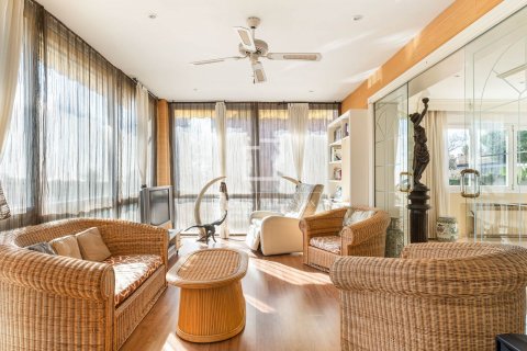 Villa de 6 dormitorios en venta en Sant Just Desvern, Barcelona, Cataluña, Spain № 8573 - foto 5
