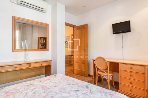 Villa de 6 dormitorios en venta en Sant Just Desvern, Barcelona, Cataluña, Spain № 8573 - foto 23