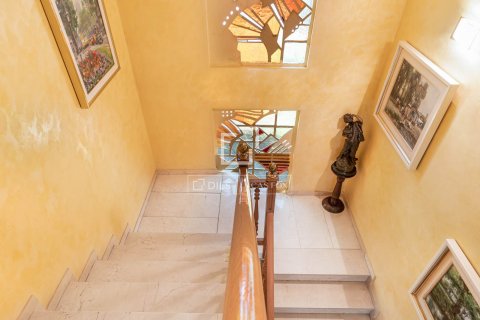 Villa de 6 dormitorios en venta en Sant Just Desvern, Barcelona, Cataluña, Spain № 8573 - foto 16
