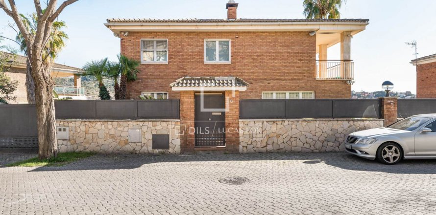 Villa de 6 dormitorios en venta en Sant Just Desvern, Barcelona, Cataluña, Spain № 8573