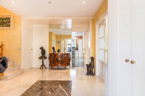 Villa de 6 dormitorios en venta en Sant Just Desvern, Barcelona, Cataluña, Spain № 8573 - foto 4