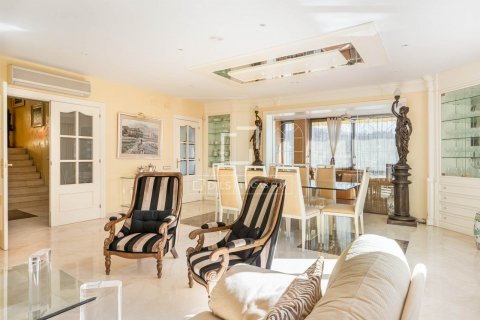 Villa de 6 dormitorios en venta en Sant Just Desvern, Barcelona, Cataluña, Spain № 8573 - foto 7