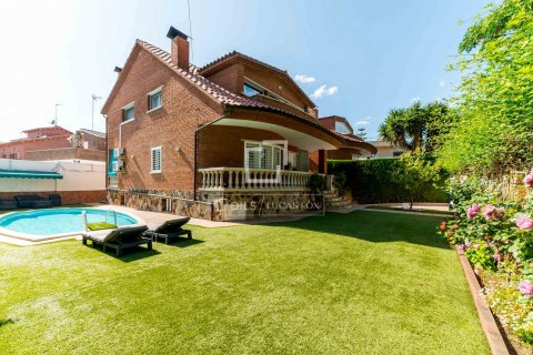 Купить виллу в Виладеканс, Испания с 4 спальни, 348м², № 8576 - фото 5