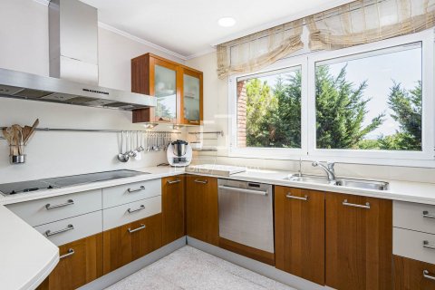 Villa de 4 dormitorios en venta en Bellaterra, Barcelona, Cataluña, Spain № 8574 - foto 16