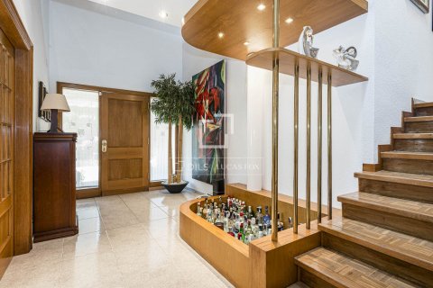 Villa de 4 dormitorios en venta en Bellaterra, Barcelona, Cataluña, Spain № 8574 - foto 7