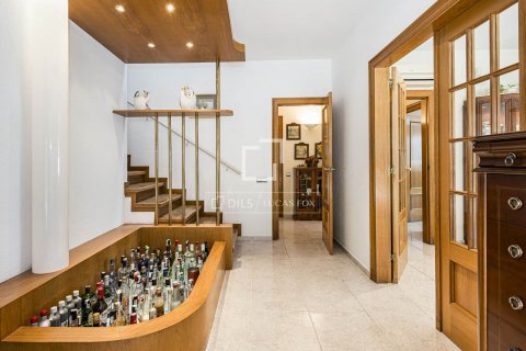 Villa de 4 dormitorios en venta en Bellaterra, Barcelona, Cataluña, Spain № 8574 - foto 6