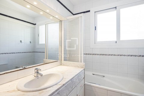 Villa de 4 dormitorios en venta en Bellaterra, Barcelona, Cataluña, Spain № 8574 - foto 29