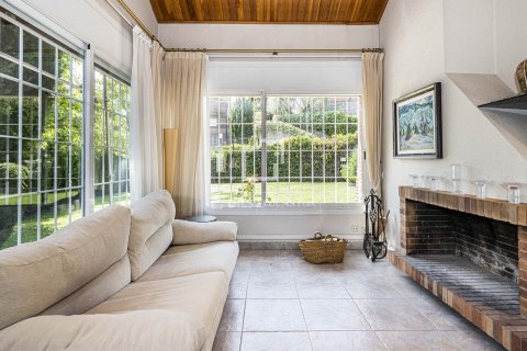 Villa de 4 dormitorios en venta en Bellaterra, Barcelona, Cataluña, Spain № 8574 - foto 12