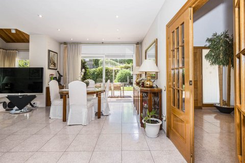 Villa de 4 dormitorios en venta en Bellaterra, Barcelona, Cataluña, Spain № 8574 - foto 8