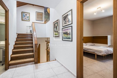 Villa de 4 dormitorios en venta en Bellaterra, Barcelona, Cataluña, Spain № 8574 - foto 25