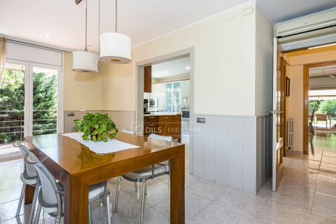 Villa de 4 dormitorios en venta en Bellaterra, Barcelona, Cataluña, Spain № 8574 - foto 21
