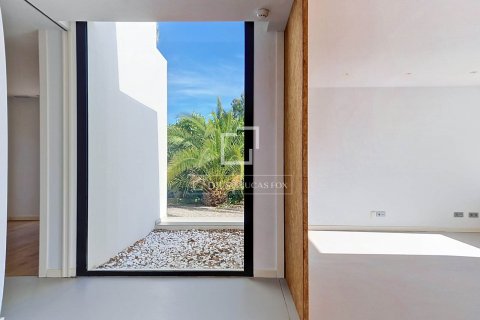 Villa de 5 dormitorios en venta en Vilanova i la Geltrú, Barcelona, Cataluña, Spain № 8577 - foto 8