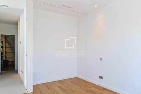 Villa de 5 dormitorios en venta en Vilanova i la Geltrú, Barcelona, Cataluña, Spain № 8577 - foto 25