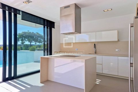 Villa de 5 dormitorios en venta en Vilanova i la Geltrú, Barcelona, Cataluña, Spain № 8577 - foto 15