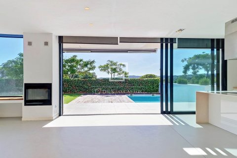 Villa de 5 dormitorios en venta en Vilanova i la Geltrú, Barcelona, Cataluña, Spain № 8577 - foto 11