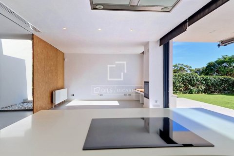 Villa de 5 dormitorios en venta en Vilanova i la Geltrú, Barcelona, Cataluña, Spain № 8577 - foto 19