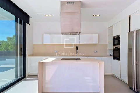 Villa de 5 dormitorios en venta en Vilanova i la Geltrú, Barcelona, Cataluña, Spain № 8577 - foto 16