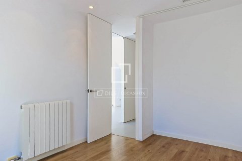 Villa de 5 dormitorios en venta en Vilanova i la Geltrú, Barcelona, Cataluña, Spain № 8577 - foto 24