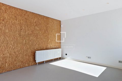 Villa de 5 dormitorios en venta en Vilanova i la Geltrú, Barcelona, Cataluña, Spain № 8577 - foto 13