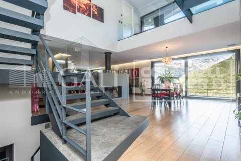 Villa de 5 dormitorios en venta en Principado De Andorra (Ninguna Poblacion Tiene C.P.), Lérida, Cataluña, Spain № 6022