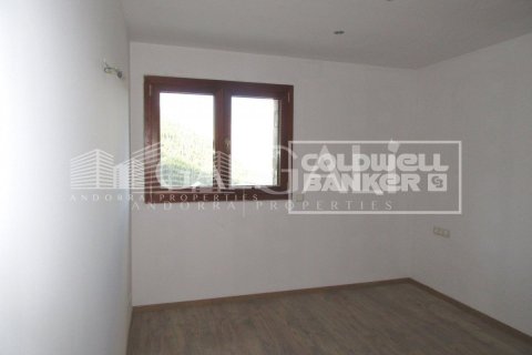 Villa de 4 dormitorios en venta en Principado De Andorra (Ninguna Poblacion Tiene C.P.), Lérida, Cataluña, Spain № 6019 - foto 26