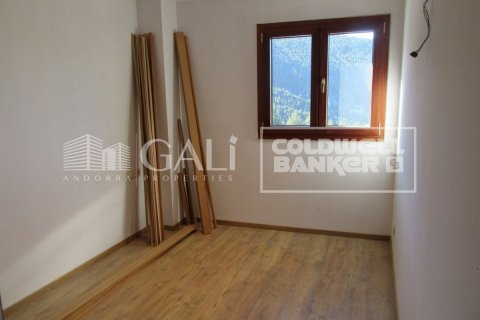 Villa de 4 dormitorios en venta en Principado De Andorra (Ninguna Poblacion Tiene C.P.), Lérida, Cataluña, Spain № 6019 - foto 13